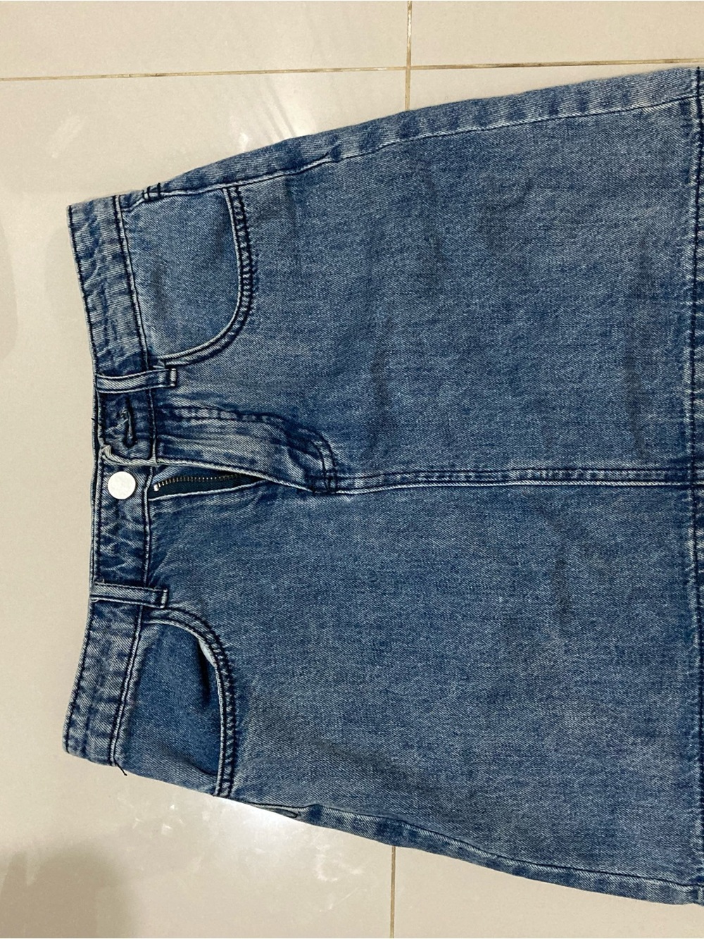 Straight Leg Women's Jeans in Medium Blue Denim